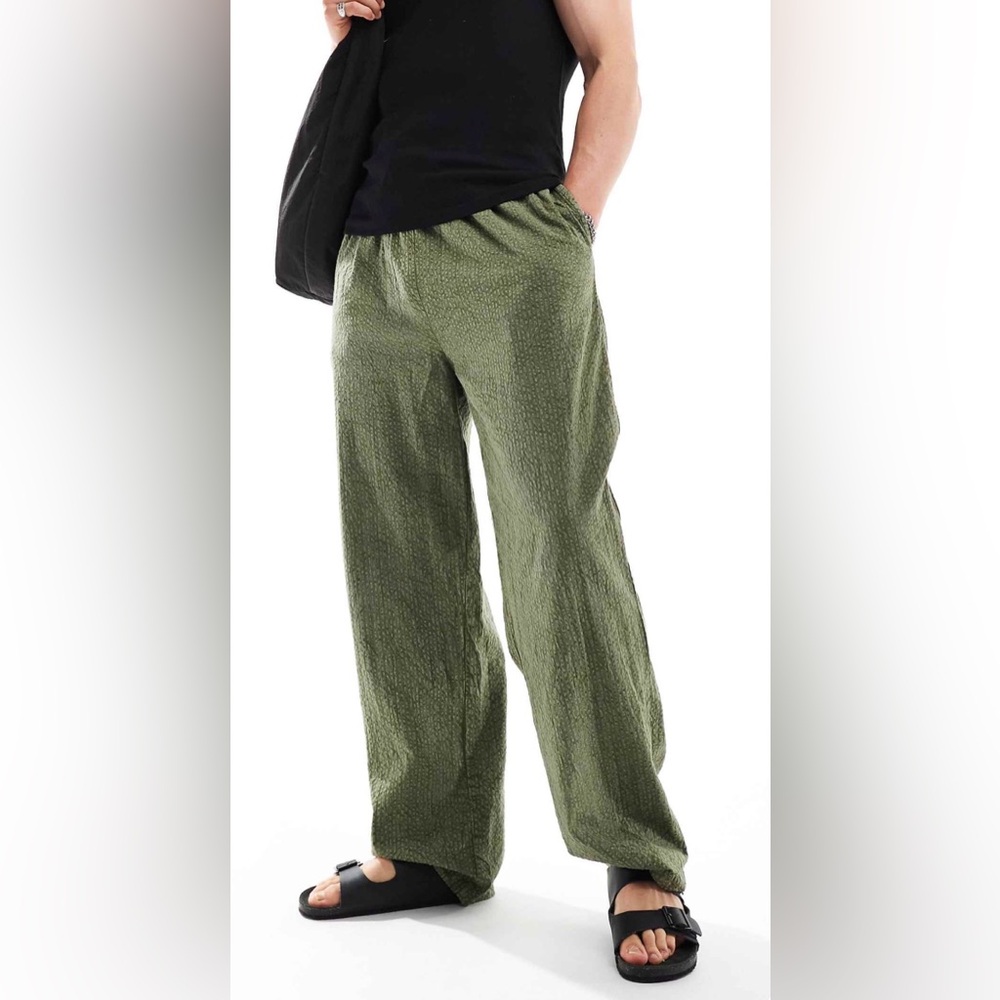 Green Textured Wide-Leg Pants